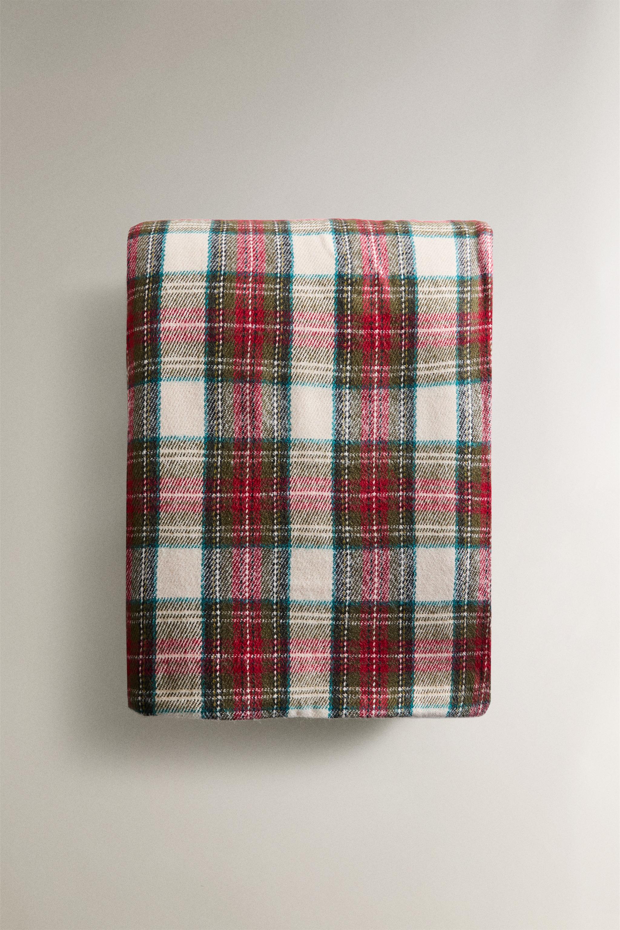 CHRISTMAS TARTAN CHECK BLANKET